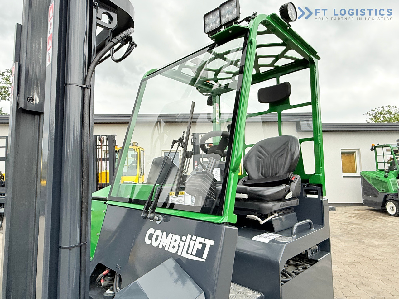 Nový Čtyřcestný vozík COMBILIFT Combilift CBE4000 / TRIPLEX 5200MM / ELECTRIC / FREE LIFT / FORK POSITIONER / SIDESHIFT / LIKE NEW: obrázek 37
