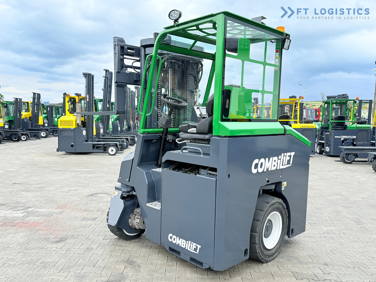 Nový Čtyřcestný vozík COMBILIFT Combilift CBE4000 / TRIPLEX 5200MM / ELECTRIC / FREE LIFT / FORK POSITIONER / SIDESHIFT / LIKE NEW: obrázek 27