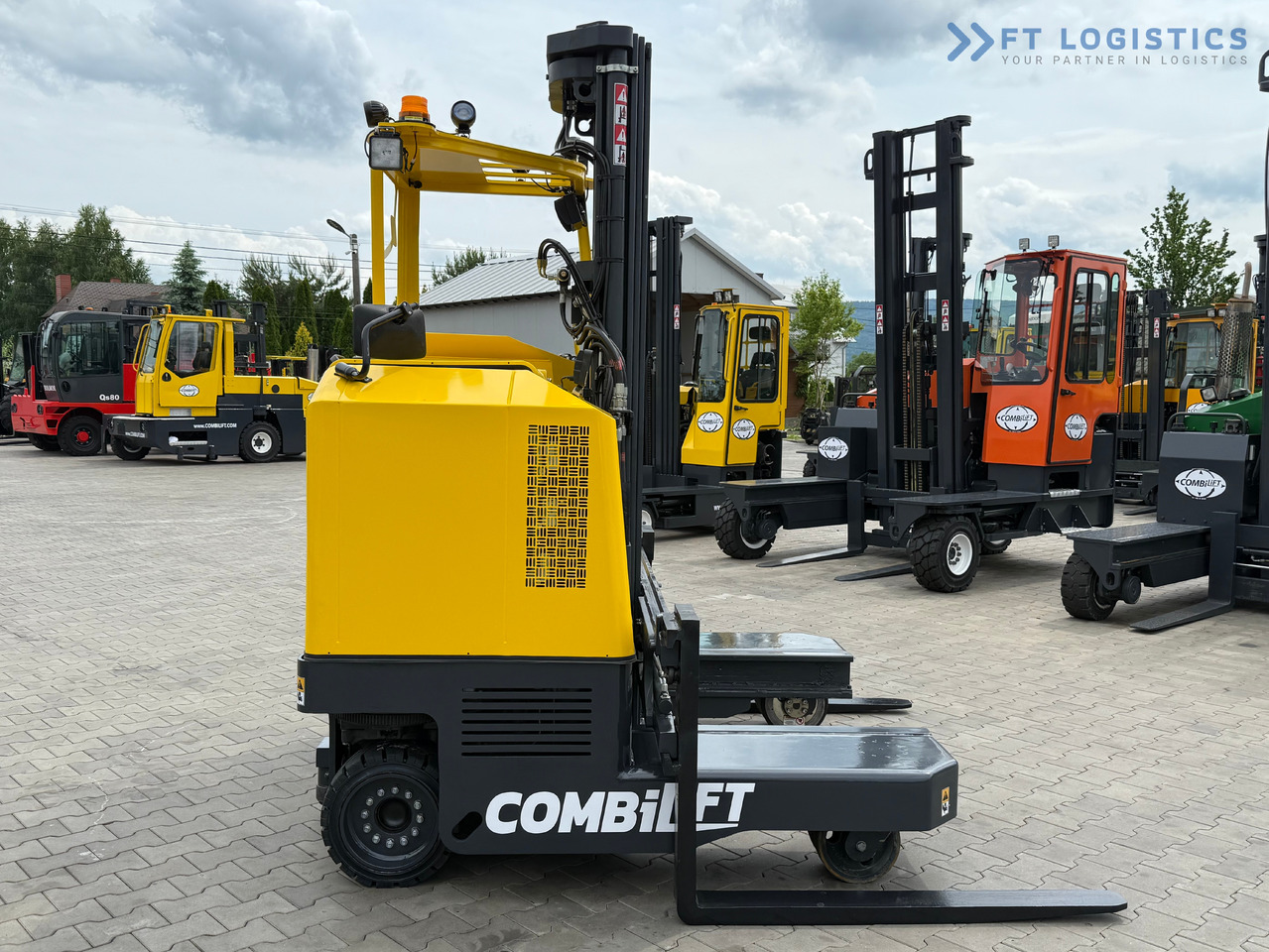 COMBILIFT MR / ELECTRIC / TRIPLEX – 6000MM / FULL FREE LIFT / WIDE POSITIONER / FORK SIDESHIFT / ONLY 1400 HOURS / LIKE NEW - Čtyřcestný vozík: obrázek 5 COMBILIFT MR / ELECTRIC / TRIPLEX – 6000MM / FULL FREE LIFT / WIDE POSITIONER / FORK SIDESHIFT / ONLY 1400 HOURS / LIKE NEW - Čtyřcestný vozík: obrázek 5