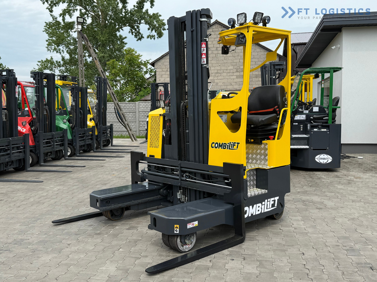 COMBILIFT MR / ELECTRIC / TRIPLEX – 6000MM / FULL FREE LIFT / WIDE POSITIONER / FORK SIDESHIFT / ONLY 1400 HOURS / LIKE NEW - Čtyřcestný vozík: obrázek 1 COMBILIFT MR / ELECTRIC / TRIPLEX – 6000MM / FULL FREE LIFT / WIDE POSITIONER / FORK SIDESHIFT / ONLY 1400 HOURS / LIKE NEW - Čtyřcestný vozík: obrázek 1