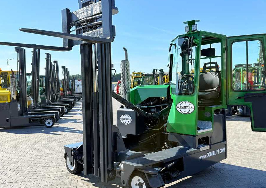 Combilift C3000 / DIESEL / DUPLEX - 4100MM / FREE-LIFT / CABIN / LIKE-NEW - Čtyřcestný vozík: obrázek 1 Combilift C3000 / DIESEL / DUPLEX - 4100MM / FREE-LIFT / CABIN / LIKE-NEW - Čtyřcestný vozík: obrázek 1