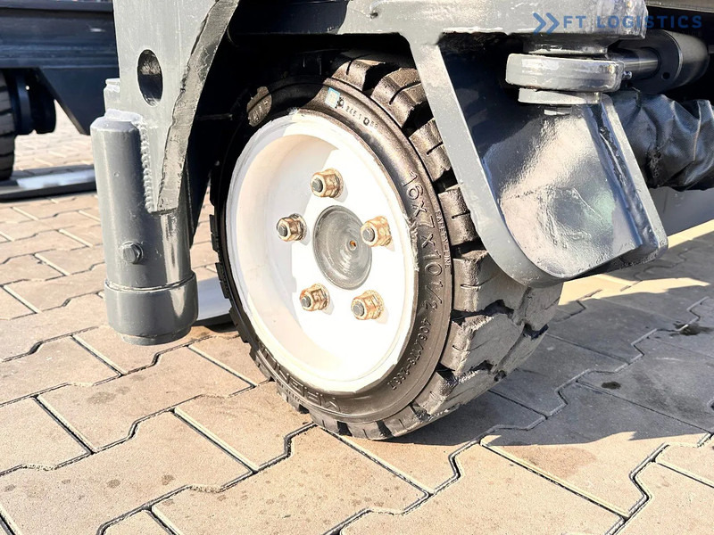 Combilift C3000 / DUPLEX / 4100MM / LPG / FREE LIFT / Like New C3000 / DUPLEX / 4100MM / LPG / FREE LIFT / Like New - Čtyřcestný vozík: obrázek 4 Combilift C3000 / DUPLEX / 4100MM / LPG / FREE LIFT / Like New C3000 / DUPLEX / 4100MM / LPG / FREE LIFT / Like New - Čtyřcestný vozík: obrázek 4