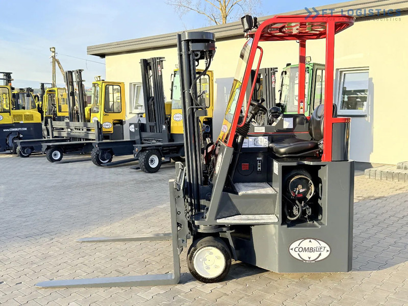 Combilift C3000CB / GAS / TRIPLEX 4900MM / FREE LIFT / SIDE SHIFT / FORK POSITIONER / EXCELLENT CONDITION / Wide range of four-way and sid - Čtyřcestný vozík: obrázek 2 Combilift C3000CB / GAS / TRIPLEX 4900MM / FREE LIFT / SIDE SHIFT / FORK POSITIONER / EXCELLENT CONDITION / Wide range of four-way and sid - Čtyřcestný vozík: obrázek 2