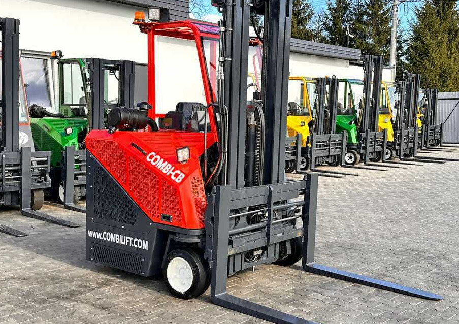 Combilift C3000CB / LPG / TRIPLEX / 5500MM / FREE LIFT / SIDE SHIFT + FORK POSITIONER / LIKE NEW - Čtyřcestný vozík: obrázek 4 Combilift C3000CB / LPG / TRIPLEX / 5500MM / FREE LIFT / SIDE SHIFT + FORK POSITIONER / LIKE NEW - Čtyřcestný vozík: obrázek 4