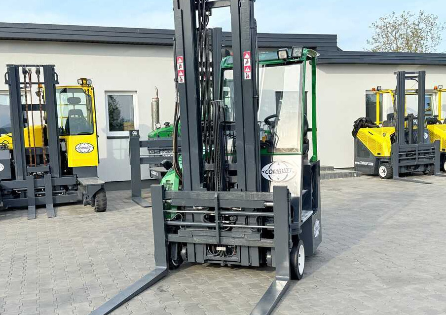Combilift C3000CB / LPG / TRIPLEX – 6500MM / FREE LIFT / FORK POSITIONER / SIDE SHIFT / EXCELLENT CONDITION - Čtyřcestný vozík: obrázek 3 Combilift C3000CB / LPG / TRIPLEX – 6500MM / FREE LIFT / FORK POSITIONER / SIDE SHIFT / EXCELLENT CONDITION - Čtyřcestný vozík: obrázek 3