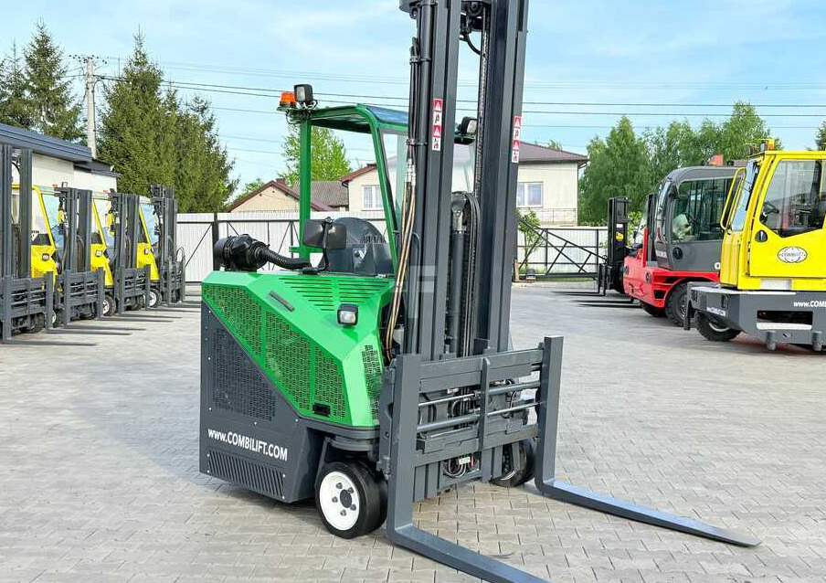 Combilift C3000CB / LPG / TRIPLEX – 6500MM / FREE LIFT / FORK POSITIONER / SIDE SHIFT / EXCELLENT CONDITION - Čtyřcestný vozík: obrázek 5 Combilift C3000CB / LPG / TRIPLEX – 6500MM / FREE LIFT / FORK POSITIONER / SIDE SHIFT / EXCELLENT CONDITION - Čtyřcestný vozík: obrázek 5