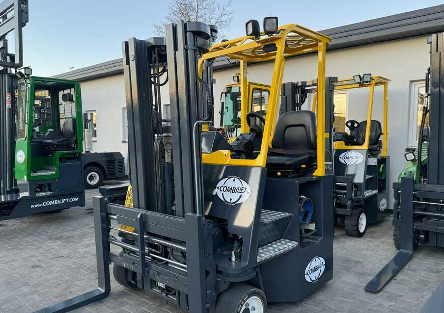 Combilift C3000CB-Triplex 4900mm -2015 year - Čtyřcestný vozík: obrázek 2 Combilift C3000CB-Triplex 4900mm -2015 year - Čtyřcestný vozík: obrázek 2