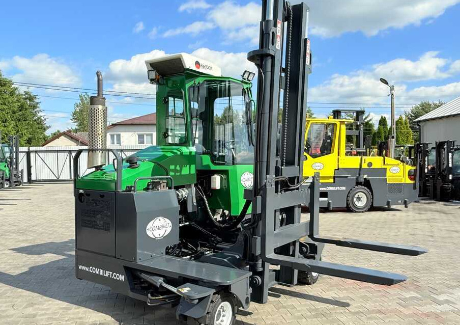 Čtyřcestný vozík Combilift C3500 / DUPLEX 4100MM / GAS / EXTENDABLE FORKS / CABIN / HEATING + AIR CONDITIONING / LIKE NEW: obrázek 19