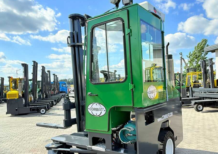 Čtyřcestný vozík Combilift C3500 / DUPLEX 4100MM / GAS / EXTENDABLE FORKS / CABIN / HEATING + AIR CONDITIONING / LIKE NEW: obrázek 23