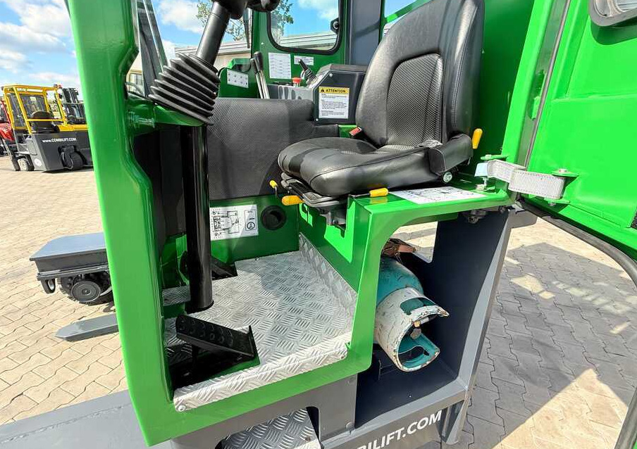 Čtyřcestný vozík Combilift C3500 / DUPLEX 4100MM / GAS / EXTENDABLE FORKS / CABIN / HEATING + AIR CONDITIONING / LIKE NEW: obrázek 10