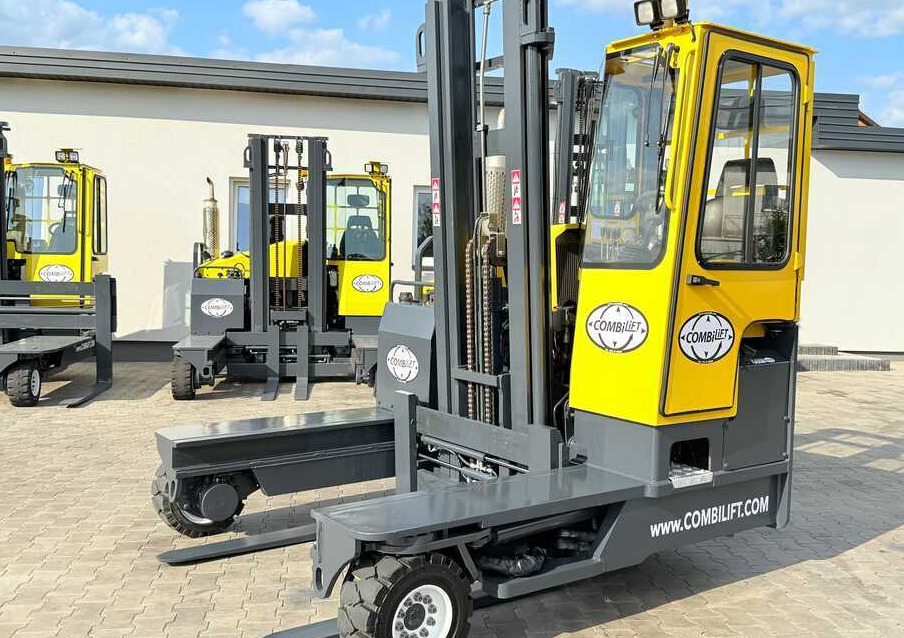 Combilift C4000 / DIESEL / DUPLEX - 4100MM / POSITIONER / ONLY 2951 MTH / LIKE NEW - Čtyřcestný vozík: obrázek 1 Combilift C4000 / DIESEL / DUPLEX - 4100MM / POSITIONER / ONLY 2951 MTH / LIKE NEW - Čtyřcestný vozík: obrázek 1