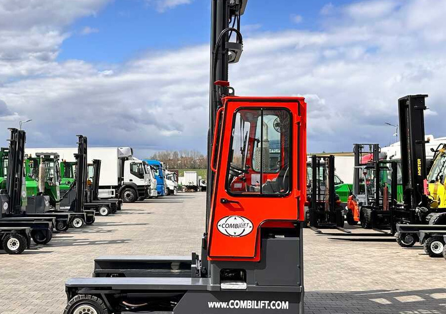Combilift C4000 / DIESEL / TRIPLEX / 8400MM / FREE LIFT / SIDESHIFT / LIKE NEW - Čtyřcestný vozík: obrázek 2 Combilift C4000 / DIESEL / TRIPLEX / 8400MM / FREE LIFT / SIDESHIFT / LIKE NEW - Čtyřcestný vozík: obrázek 2