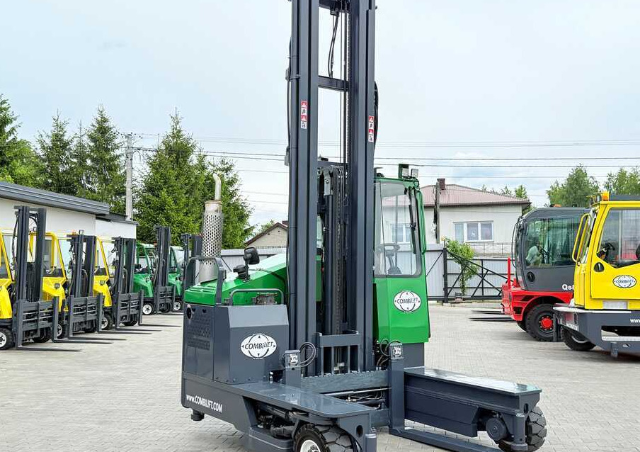 Combilift C4000 / GAS / TRIPLEX - 9300MM / FREE-LIFT / POSITIONER / LIKE NEW - Čtyřcestný vozík: obrázek 5 Combilift C4000 / GAS / TRIPLEX - 9300MM / FREE-LIFT / POSITIONER / LIKE NEW - Čtyřcestný vozík: obrázek 5