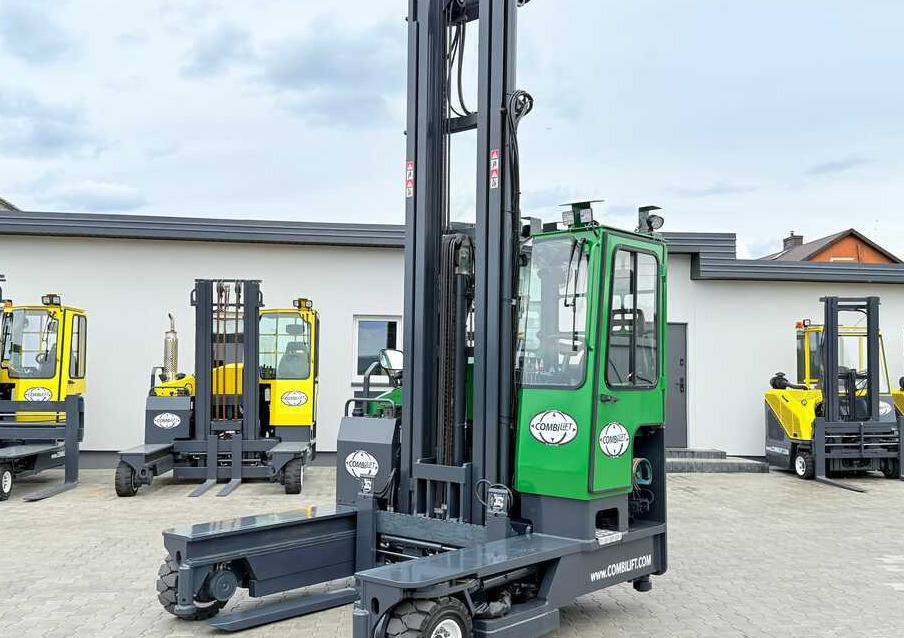 Combilift C4000 / GAS / TRIPLEX - 9300MM / FREE-LIFT / POSITIONER / LIKE NEW - Čtyřcestný vozík: obrázek 1 Combilift C4000 / GAS / TRIPLEX - 9300MM / FREE-LIFT / POSITIONER / LIKE NEW - Čtyřcestný vozík: obrázek 1