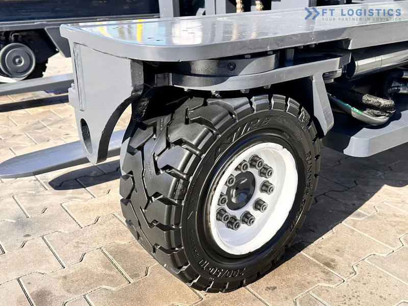 Combilift C4000 / LPG / DUPLEX / 4500MM / FREE LIFT / LIKE NEW C4000 / LPG / DUPLEX / 4500MM / FREE LIFT / LIKE NEW - Čtyřcestný vozík: obrázek 4 Combilift C4000 / LPG / DUPLEX / 4500MM / FREE LIFT / LIKE NEW C4000 / LPG / DUPLEX / 4500MM / FREE LIFT / LIKE NEW - Čtyřcestný vozík: obrázek 4