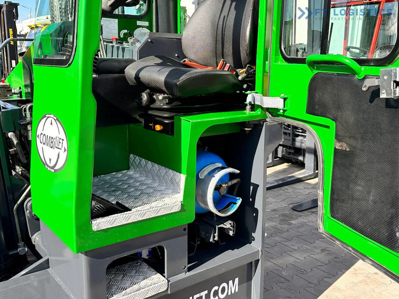 Combilift C4000 / LPG / DUPLEX / 4500MM / FREE LIFT / LIKE NEW C4000 / LPG / DUPLEX / 4500MM / FREE LIFT / LIKE NEW - Čtyřcestný vozík: obrázek 5 Combilift C4000 / LPG / DUPLEX / 4500MM / FREE LIFT / LIKE NEW C4000 / LPG / DUPLEX / 4500MM / FREE LIFT / LIKE NEW - Čtyřcestný vozík: obrázek 5