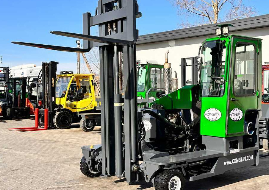 Combilift C4000 / LPG / DUPLEX / 4500MM / FREE LIFT / LIKE NEW - Čtyřcestný vozík: obrázek 1 Combilift C4000 / LPG / DUPLEX / 4500MM / FREE LIFT / LIKE NEW - Čtyřcestný vozík: obrázek 1