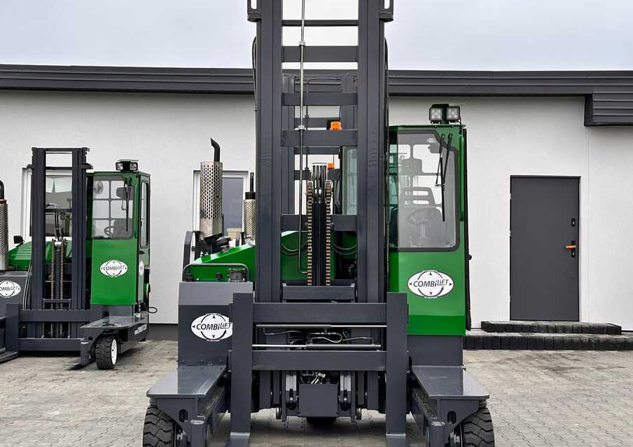 Combilift C4000 / LPG / DUPLEX / LIFTING HEIGHT 550CM / FREE LIFT / LIKE NEW - Čtyřcestný vozík: obrázek 3 Combilift C4000 / LPG / DUPLEX / LIFTING HEIGHT 550CM / FREE LIFT / LIKE NEW - Čtyřcestný vozík: obrázek 3