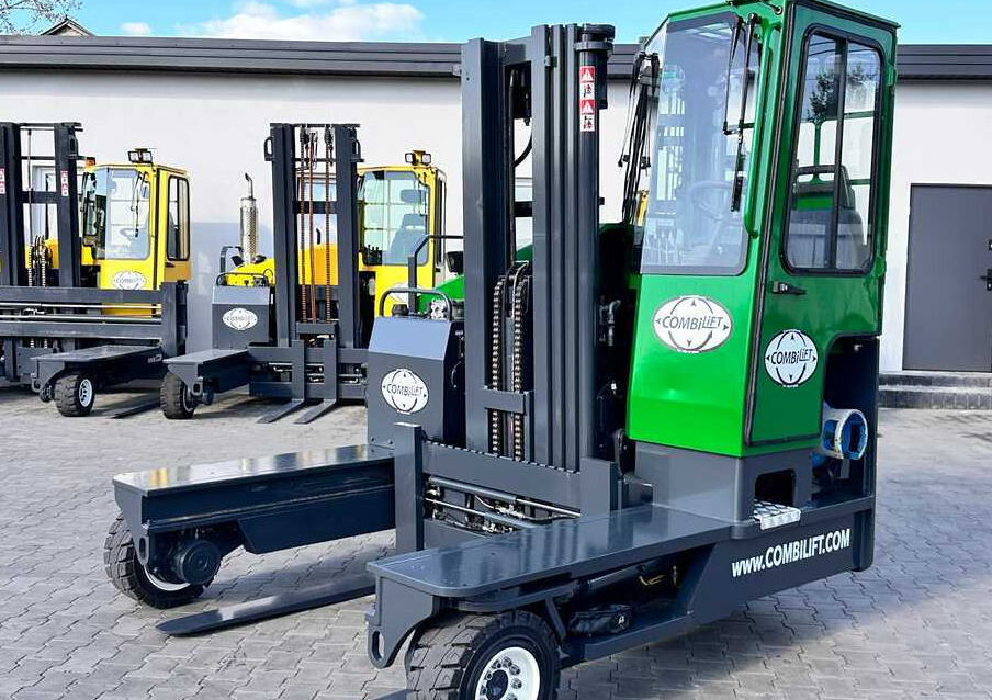 Combilift C4000 / TRIPLEX / 4900MM / GAS / FREE LIFT / FORK SIDE SHIFT / LIKE NEW - Čtyřcestný vozík: obrázek 3 Combilift C4000 / TRIPLEX / 4900MM / GAS / FREE LIFT / FORK SIDE SHIFT / LIKE NEW - Čtyřcestný vozík: obrázek 3