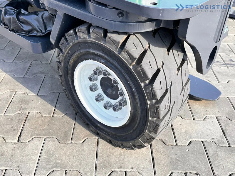 Combilift C4000 / TRIPLEX / 4900MM / LPG / FREE LIFT / FORK SHIFT / LIKE NEW C4000 / TRIPLEX / 4900MM / LPG / FREE LIFT / FORK SHIFT / LIK - Čtyřcestný vozík: obrázek 5 Combilift C4000 / TRIPLEX / 4900MM / LPG / FREE LIFT / FORK SHIFT / LIKE NEW C4000 / TRIPLEX / 4900MM / LPG / FREE LIFT / FORK SHIFT / LIK - Čtyřcestný vozík: obrázek 5