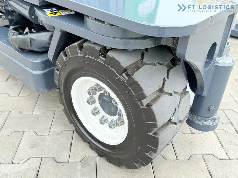 Čtyřcestný vozík Combilift C4000 / TRIPLEX / 9300MM / FREE LIFT / POSITIONER / GAS / CABIN C4000 / TRIPLEX / 9300MM / FREE LIFT / POSITIONER / GAS / CABIN: obrázek 7 Čtyřcestný vozík Combilift C4000 / TRIPLEX / 9300MM / FREE LIFT / POSITIONER / GAS / CABIN C4000 / TRIPLEX / 9300MM / FREE LIFT / POSITIONER / GAS / CABIN: obrázek 7