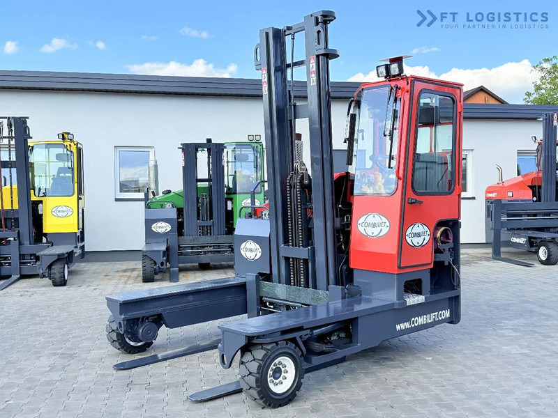 Combilift C4500 / GAS / DUPLEX - 4500MM / POSITIONER / FREE LIFT / FULL CABIN / ONLY 6178H / CONDITION - LIKE NEW! C4500 / GAS / DUPLEX - - Čtyřcestný vozík: obrázek 1 Combilift C4500 / GAS / DUPLEX - 4500MM / POSITIONER / FREE LIFT / FULL CABIN / ONLY 6178H / CONDITION - LIKE NEW! C4500 / GAS / DUPLEX - - Čtyřcestný vozík: obrázek 1