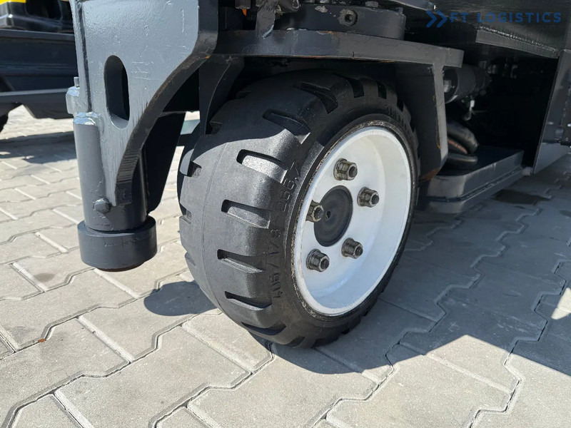 Combilift C5000E / ELECTRIC / TRIPLEX 8300MM / FULL FREE LIFT / WIDE FORK POSITIONER / SIDE SHIFT / BATTERY LIKE NEW C5000E / ELECTRIC / T - Čtyřcestný vozík: obrázek 3 Combilift C5000E / ELECTRIC / TRIPLEX 8300MM / FULL FREE LIFT / WIDE FORK POSITIONER / SIDE SHIFT / BATTERY LIKE NEW C5000E / ELECTRIC / T - Čtyřcestný vozík: obrázek 3