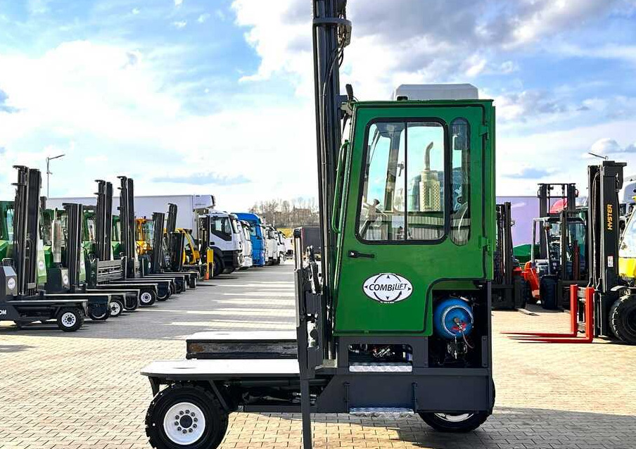 Combilift C5000XL / LPG / AIR CONDITIONING / WIDE POSITIONER / DUPLEX MAST / ADJUSTABLE FORKS / NEW TIRES / EXCELLENT CONDITION! - Čtyřcestný vozík: obrázek 4 Combilift C5000XL / LPG / AIR CONDITIONING / WIDE POSITIONER / DUPLEX MAST / ADJUSTABLE FORKS / NEW TIRES / EXCELLENT CONDITION! - Čtyřcestný vozík: obrázek 4
