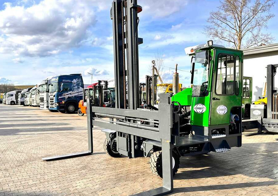 Combilift C5000XL / LPG / AIR CONDITIONING / WIDE POSITIONER / DUPLEX MAST / ADJUSTABLE FORKS / NEW TIRES / EXCELLENT CONDITION! - Čtyřcestný vozík: obrázek 1 Combilift C5000XL / LPG / AIR CONDITIONING / WIDE POSITIONER / DUPLEX MAST / ADJUSTABLE FORKS / NEW TIRES / EXCELLENT CONDITION! - Čtyřcestný vozík: obrázek 1