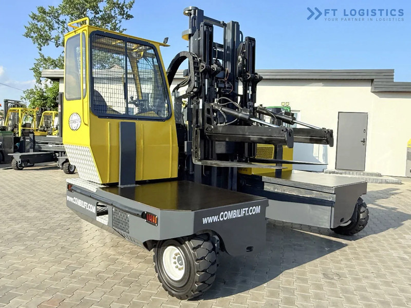 Combilift C6000SR / DUPLEX / 4200MM / LOAD CLAMP ON FORKS / FREE LIFT / DIESEL / POSITIONER / NEW TIRES / LIKE NEW / Wide range of four-wa - Čtyřcestný vozík: obrázek 1 Combilift C6000SR / DUPLEX / 4200MM / LOAD CLAMP ON FORKS / FREE LIFT / DIESEL / POSITIONER / NEW TIRES / LIKE NEW / Wide range of four-wa - Čtyřcestný vozík: obrázek 1