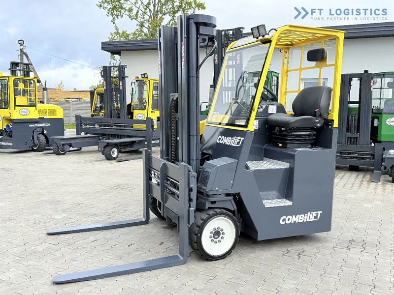 Combilift CB4000 / GAS / TRIPLEX 5200MM / FREE LIFT / FORK POSITIONER / SIDE SHIFT / EXCELLENT CONDITION / Wide range of four-way and side - Čtyřcestný vozík: obrázek 3 Combilift CB4000 / GAS / TRIPLEX 5200MM / FREE LIFT / FORK POSITIONER / SIDE SHIFT / EXCELLENT CONDITION / Wide range of four-way and side - Čtyřcestný vozík: obrázek 3