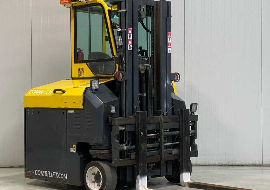 Combilift CBE2500 / TRIPLEX / 4900 / FREE LIFT - Čtyřcestný vozík: obrázek 1 Combilift CBE2500 / TRIPLEX / 4900 / FREE LIFT - Čtyřcestný vozík: obrázek 1