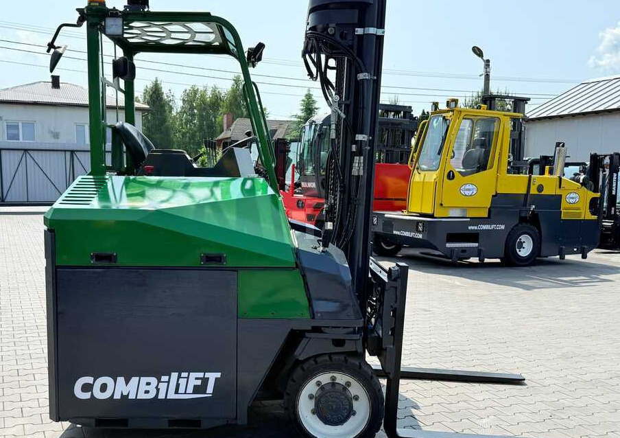 Combilift CBE4000 / TRIPLEX / 5200 / FREE-LIFT - Čtyřcestný vozík: obrázek 3 Combilift CBE4000 / TRIPLEX / 5200 / FREE-LIFT - Čtyřcestný vozík: obrázek 3