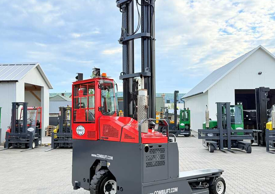 Combilift COMBILIFT C4000 – TRIPLEX 9300 mm – Year 2017 – GAS – FREE LIFT – FORK SIDE SHIFT – CONDITION 5/5 - Čtyřcestný vozík: obrázek 4 Combilift COMBILIFT C4000 – TRIPLEX 9300 mm – Year 2017 – GAS – FREE LIFT – FORK SIDE SHIFT – CONDITION 5/5 - Čtyřcestný vozík: obrázek 4