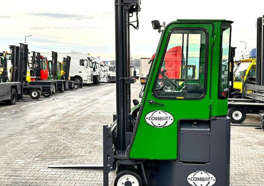 Combilift Combilift C3000CB - DUPLEX 4000mm - Year 2015 - / CABIN - HEATING / ONLY 6546 MTH / EXCELLENT CONDITION / LIKE NEW! - Čtyřcestný vozík: obrázek 3 Combilift Combilift C3000CB - DUPLEX 4000mm - Year 2015 - / CABIN - HEATING / ONLY 6546 MTH / EXCELLENT CONDITION / LIKE NEW! - Čtyřcestný vozík: obrázek 3