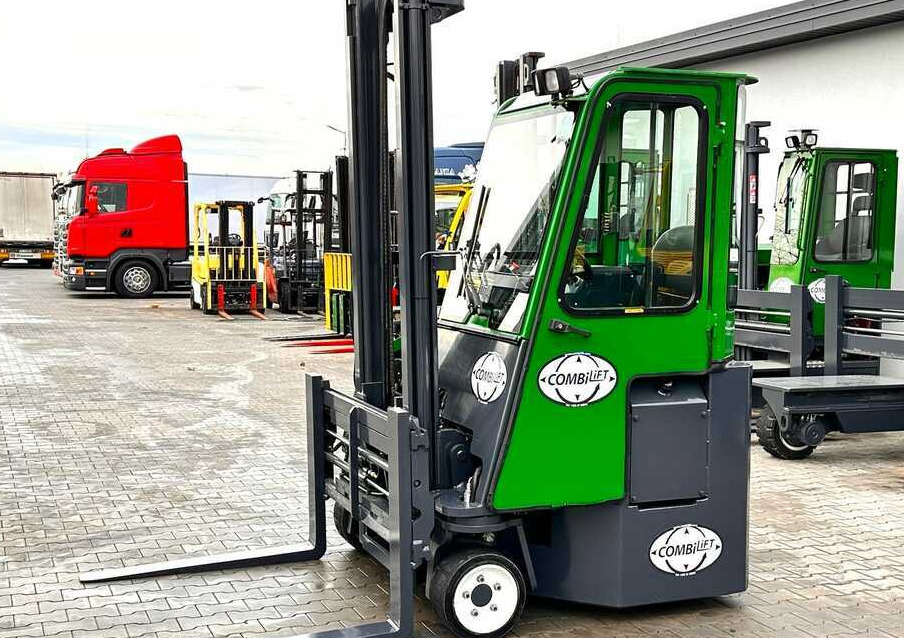 Combilift Combilift C3000CB - DUPLEX 4000mm - Year 2015 - / CABIN - HEATING / ONLY 6546 MTH / EXCELLENT CONDITION / LIKE NEW! - Čtyřcestný vozík: obrázek 2 Combilift Combilift C3000CB - DUPLEX 4000mm - Year 2015 - / CABIN - HEATING / ONLY 6546 MTH / EXCELLENT CONDITION / LIKE NEW! - Čtyřcestný vozík: obrázek 2