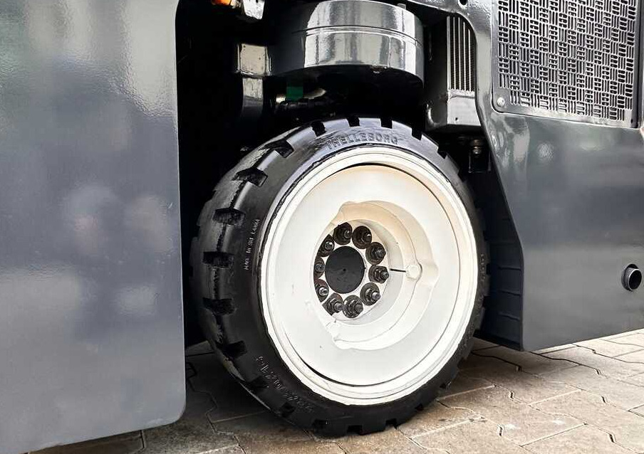 Combilift Combilift C3000CB - Duplex 4000mm - Year 2016 / ONLY 2,161 MTH / PERFECT CONDITION / LIKE NEW! - Čtyřcestný vozík: obrázek 4 Combilift Combilift C3000CB - Duplex 4000mm - Year 2016 / ONLY 2,161 MTH / PERFECT CONDITION / LIKE NEW! - Čtyřcestný vozík: obrázek 4