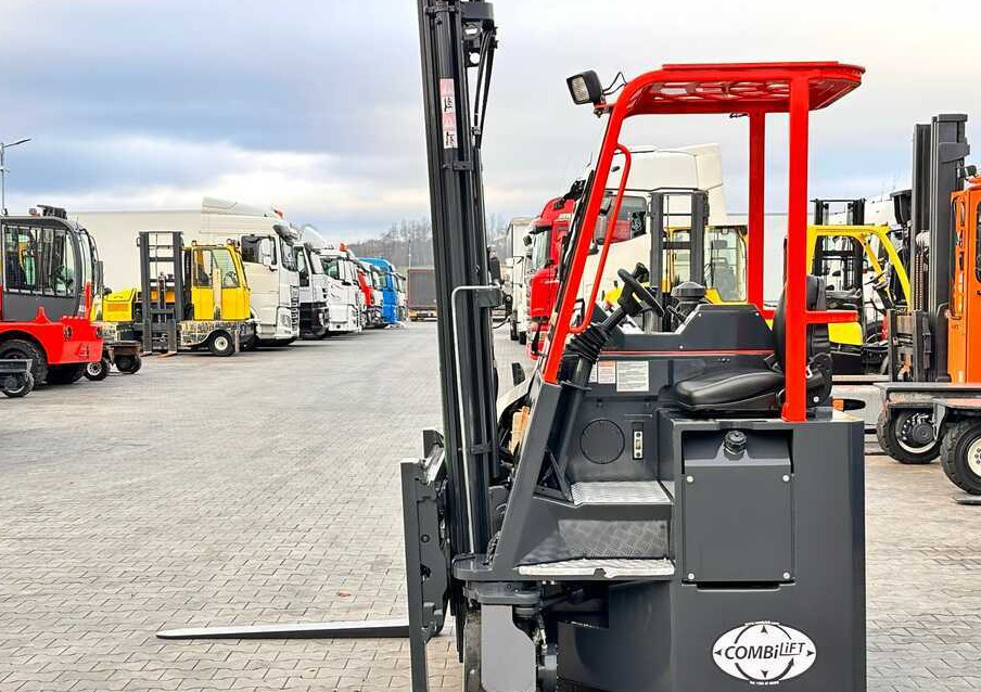 Combilift Combilift C3000CB - Duplex 4000mm - Year 2016 / ONLY 2,161 MTH / PERFECT CONDITION / LIKE NEW! - Čtyřcestný vozík: obrázek 2 Combilift Combilift C3000CB - Duplex 4000mm - Year 2016 / ONLY 2,161 MTH / PERFECT CONDITION / LIKE NEW! - Čtyřcestný vozík: obrázek 2