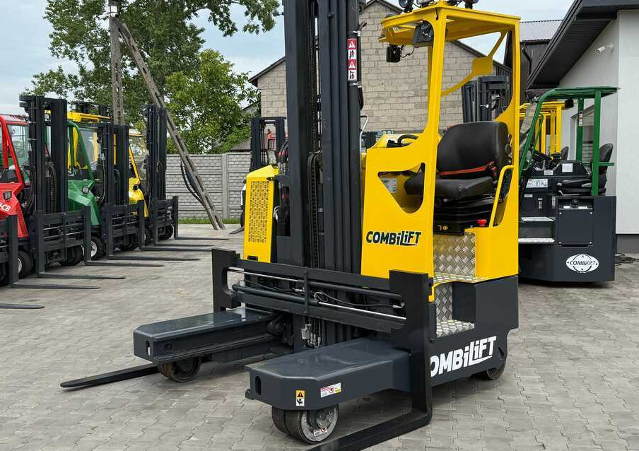 Combilift MR / ELECTRIC / TRIPLEX – 6000MM / FULL FREE LIFT / WIDE POSITIONER / FORK SIDESHIFT / ONLY 1400 HOURS / LIKE NEW - Čtyřcestný vozík: obrázek 1 Combilift MR / ELECTRIC / TRIPLEX – 6000MM / FULL FREE LIFT / WIDE POSITIONER / FORK SIDESHIFT / ONLY 1400 HOURS / LIKE NEW - Čtyřcestný vozík: obrázek 1