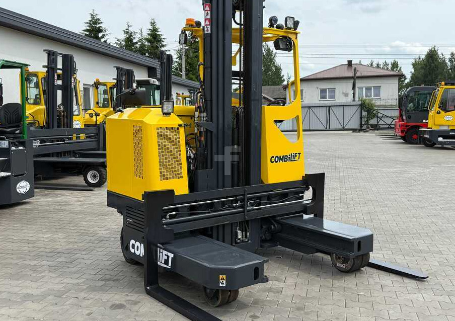 Combilift MR / ELECTRIC / TRIPLEX – 6000MM / FULL FREE LIFT / WIDE POSITIONER / FORK SIDESHIFT / ONLY 1400 HOURS / LIKE NEW - Čtyřcestný vozík: obrázek 3 Combilift MR / ELECTRIC / TRIPLEX – 6000MM / FULL FREE LIFT / WIDE POSITIONER / FORK SIDESHIFT / ONLY 1400 HOURS / LIKE NEW - Čtyřcestný vozík: obrázek 3