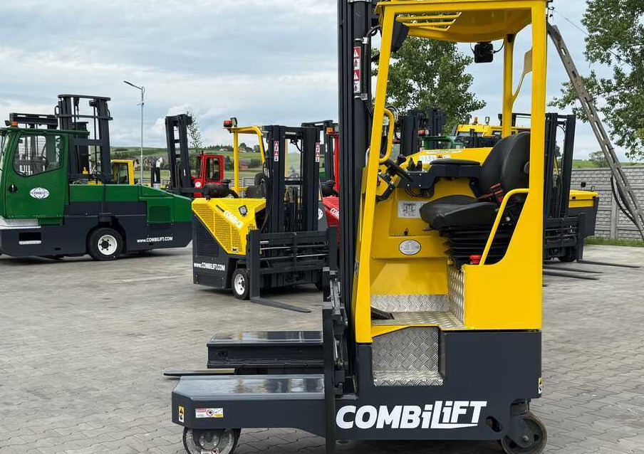 Combilift MR / ELECTRIC / TRIPLEX – 6000MM / FULL FREE LIFT / WIDE POSITIONER / FORK SIDESHIFT / ONLY 1400 HOURS / LIKE NEW - Čtyřcestný vozík: obrázek 2 Combilift MR / ELECTRIC / TRIPLEX – 6000MM / FULL FREE LIFT / WIDE POSITIONER / FORK SIDESHIFT / ONLY 1400 HOURS / LIKE NEW - Čtyřcestný vozík: obrázek 2