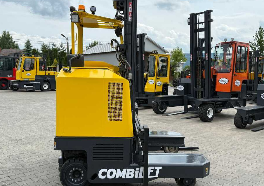 Combilift MR / ELECTRIC / TRIPLEX – 6000MM / FULL FREE LIFT / WIDE POSITIONER / FORK SIDESHIFT / ONLY 1400 HOURS / LIKE NEW - Čtyřcestný vozík: obrázek 4 Combilift MR / ELECTRIC / TRIPLEX – 6000MM / FULL FREE LIFT / WIDE POSITIONER / FORK SIDESHIFT / ONLY 1400 HOURS / LIKE NEW - Čtyřcestný vozík: obrázek 4