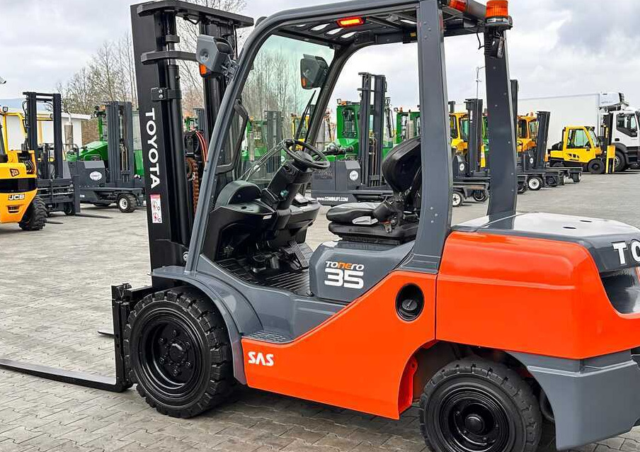 Toyota 52-8FDJF35 / DIESEL / 2016 / ONLY 2,096 HOURS / DUPLEX MAST / LIKE NEW - Dieselový vysokozdvižný vozík: obrázek 4 Toyota 52-8FDJF35 / DIESEL / 2016 / ONLY 2,096 HOURS / DUPLEX MAST / LIKE NEW - Dieselový vysokozdvižný vozík: obrázek 4