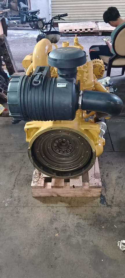 CATERPILLAR 3054C - Motor pro Pásové rýpadlo: obrázek 4 CATERPILLAR 3054C - Motor pro Pásové rýpadlo: obrázek 4