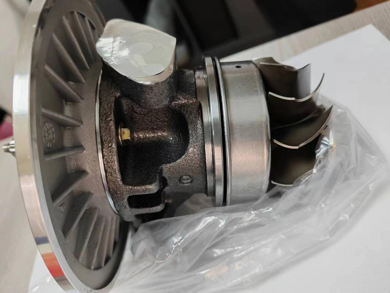 CENTER HOUSING turbo core GA447450-5022 HOUSING ASS'Y - Turbodmychadlo pro Rýpadlo: obrázek 1 CENTER HOUSING turbo core GA447450-5022 HOUSING ASS'Y - Turbodmychadlo pro Rýpadlo: obrázek 1