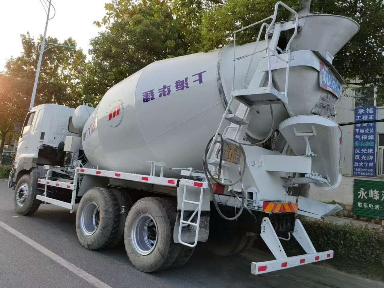 HINO 700  - Cisternové vozidlo: obrázek 5 HINO 700  - Cisternové vozidlo: obrázek 5