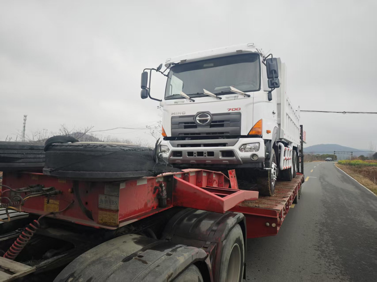 HINO HINO 700 - Sklápěč: obrázek 4 HINO HINO 700 - Sklápěč: obrázek 4