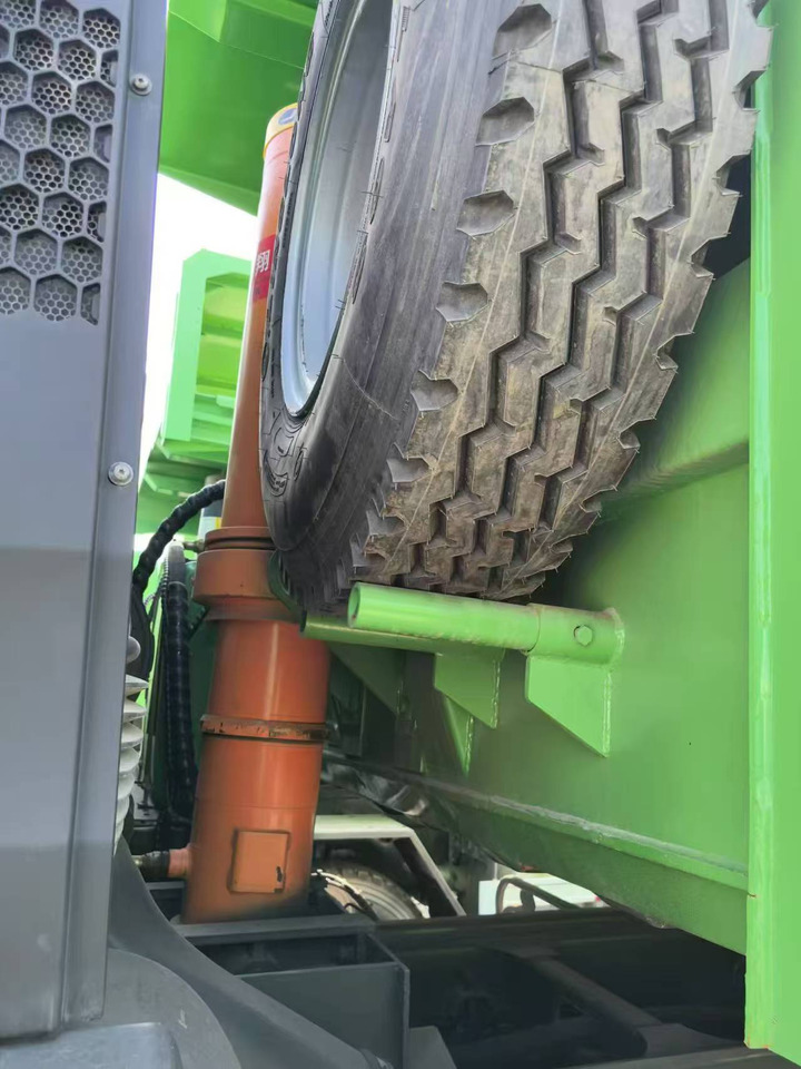 HOWO HOWO 6*6  dump truck - Sklápěč: obrázek 3 HOWO HOWO 6*6  dump truck - Sklápěč: obrázek 3
