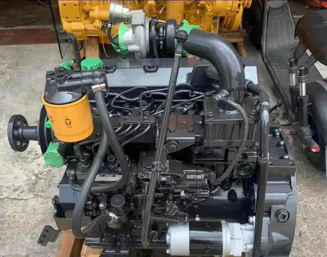KOMATSU 4D95LE-3 - Motor pro Rýpadlo: obrázek 1 KOMATSU 4D95LE-3 - Motor pro Rýpadlo: obrázek 1