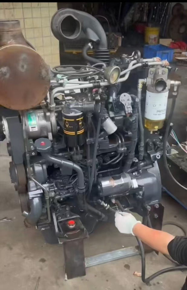 KOMATSU 4D95LE-6 - Motor pro Rýpadlo: obrázek 5 KOMATSU 4D95LE-6 - Motor pro Rýpadlo: obrázek 5